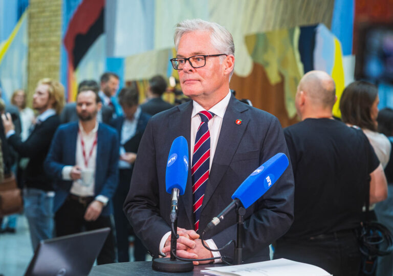 Lenke til artikkel om Ap bruker 580 milliarder oljekroner på å gjøre hverdagen dyrere