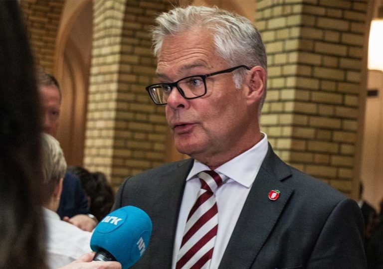 Lenke til artikkel om – Jobben står nå til stryk