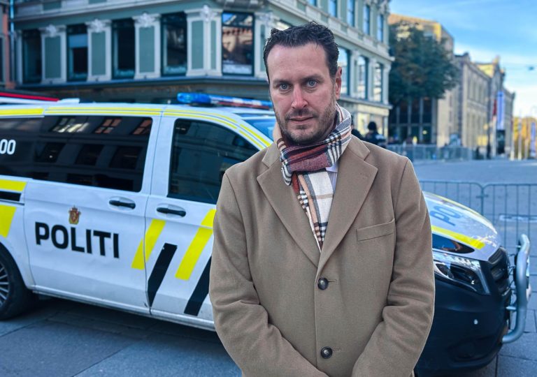 Lenke til artikkel om FrP sikrer flertall for strengere tiltak mot kriminalitet Lenke til artikkel om FrP sikrer flertall for strengere tiltak mot kriminalitet