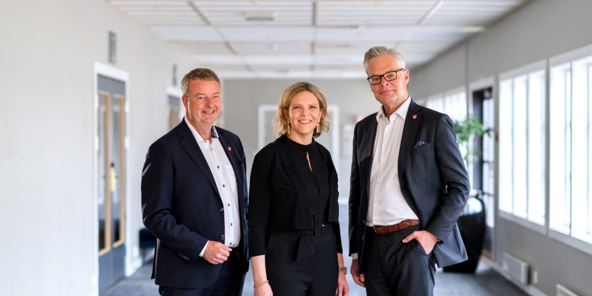 Foto av FrPs ledertrio. Sylvi Listhaug, Hans Andreas Limi og Terje Søviknes