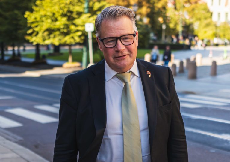 Lenke til artikkel om Forsvaret skal prioriteres i strømnettet