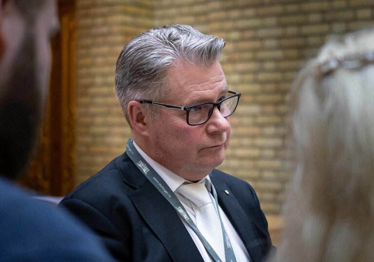 Lenke til artikkel om Krever svar om Telenors rolle i Myanmar Lenke til artikkel om Krever svar om Telenors rolle i Myanmar