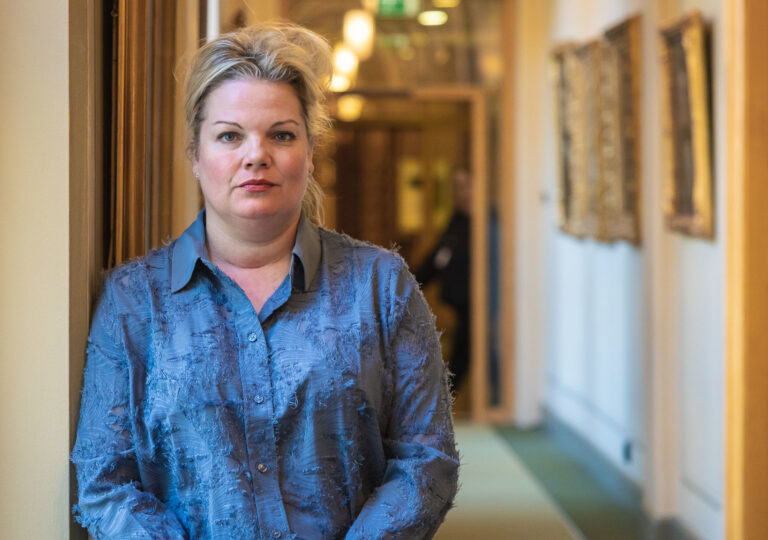 Lenke til artikkel om – 44 prosent av barnevernsbarna har innvandrerbakgrunn