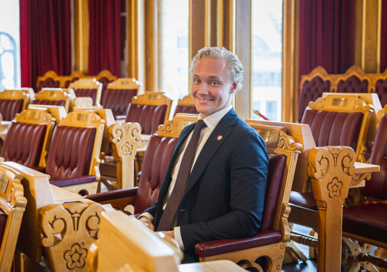 Lenke til artikkel om Velle krever endringer i fraværsreglene Lenke til artikkel om Velle krever endringer i fraværsreglene