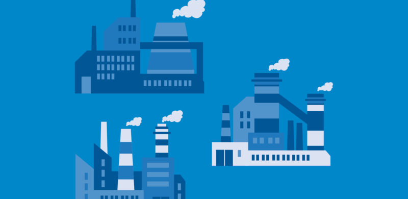 Tre fabrikker med røykende piper. Blåtoner. Illustrasjon.