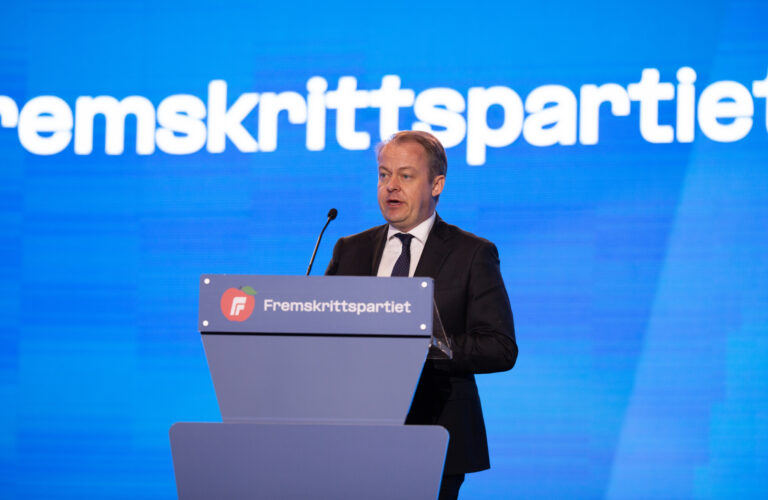 Lenke til artikkelen om: Krever ærlighet i innvandringspolitikken