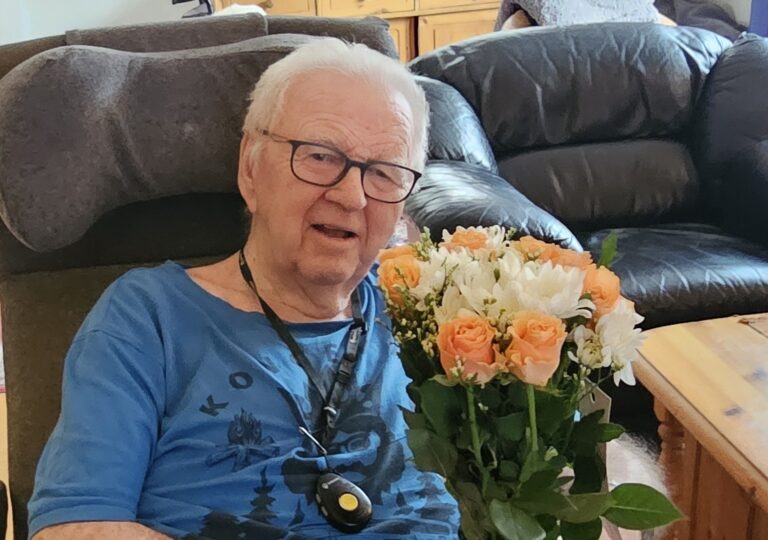 Lenke til artikkel om Gratulerer med 80-årsdagen til Arnulf Gjermundsen