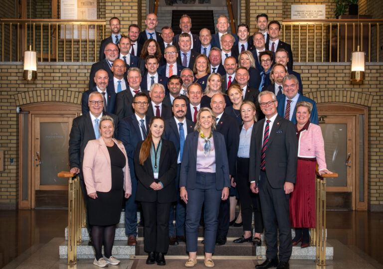 Lenke til artikkel om Fremskrittspartiets stortingsgruppe styrker laget