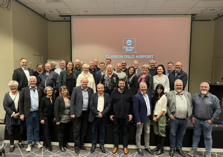 Lenke til artikkel om Innlandet FrP stilte sterkt på høstkonferansen