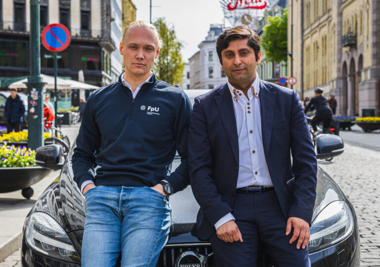 Lenke til artikkel om Vil gjøre lappen billigere