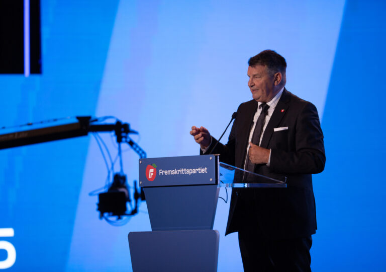 Lenke til artikkel om FrP vedtar bygging av gasskraftverk