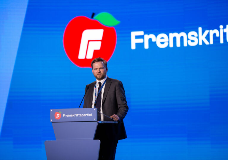 Lenke til artikkel om Vil la de private bidra i legeutdanningen