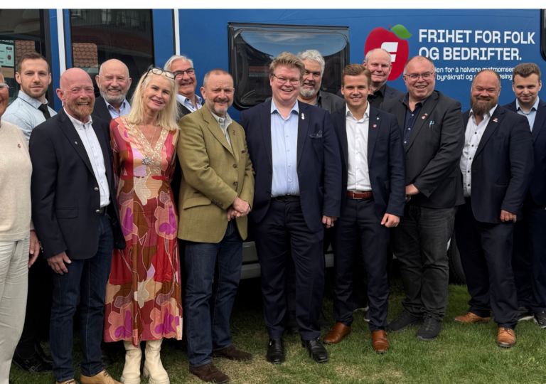 Lenke til artikkel om Innlandet FrP på landsmøtet 2025