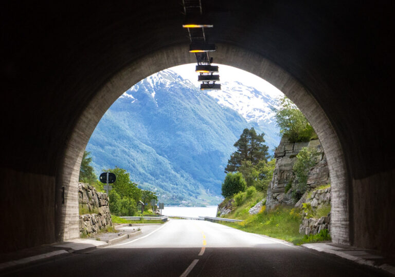 Lenke til artikkel om Alle unntatt FrP vil ha bompenger