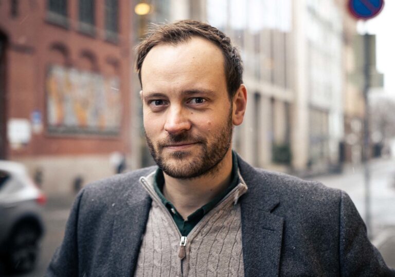 Lenke til artikkel om Regjeringen gir etter for religiøst press Lenke til artikkel om Regjeringen gir etter for religiøst press